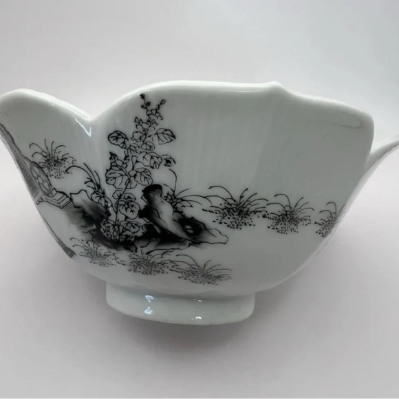 Vintage YT Hong Kong Porcelain Bowl Scalloped Black & White Decorative Dish - Picture 3 of 9